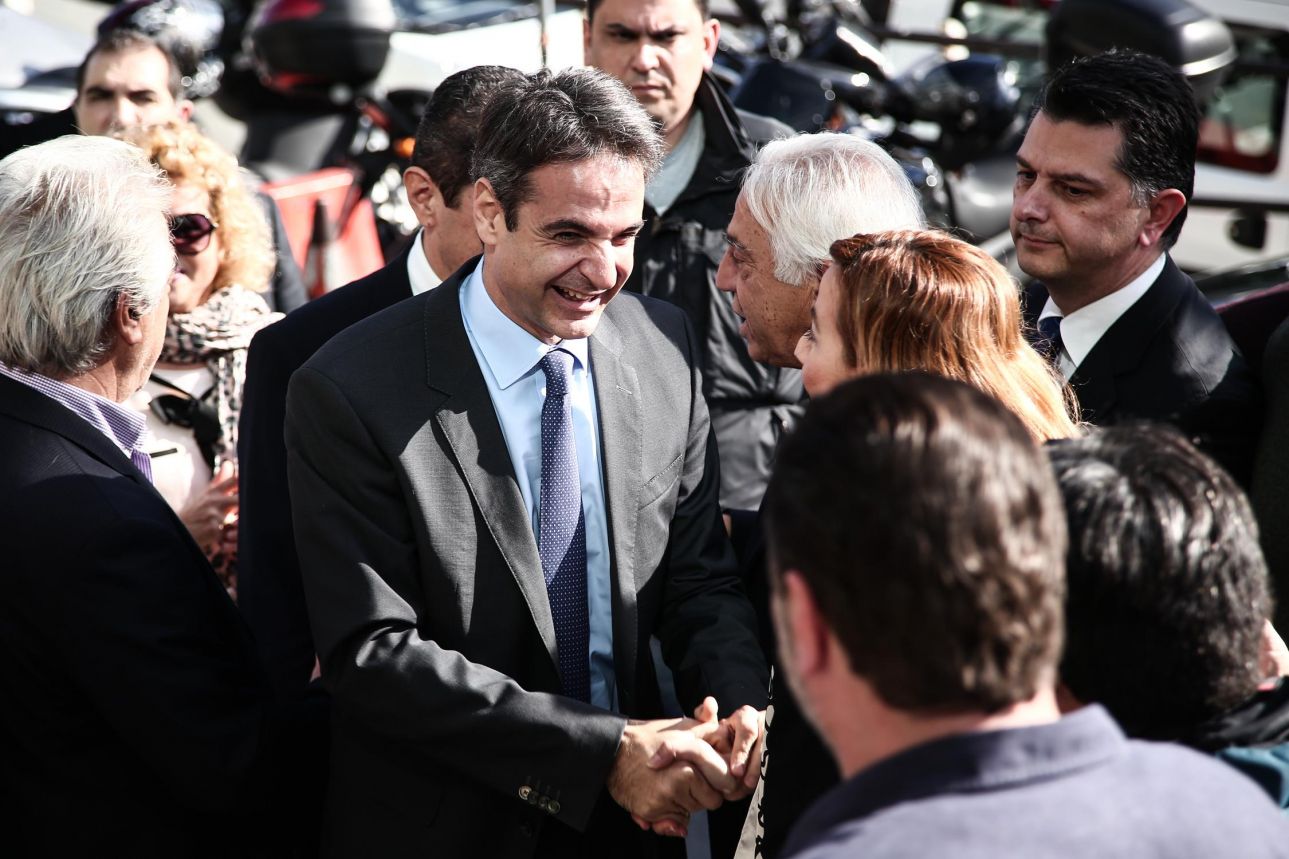 Από τον ένα «μεσσία» στον άλλον…