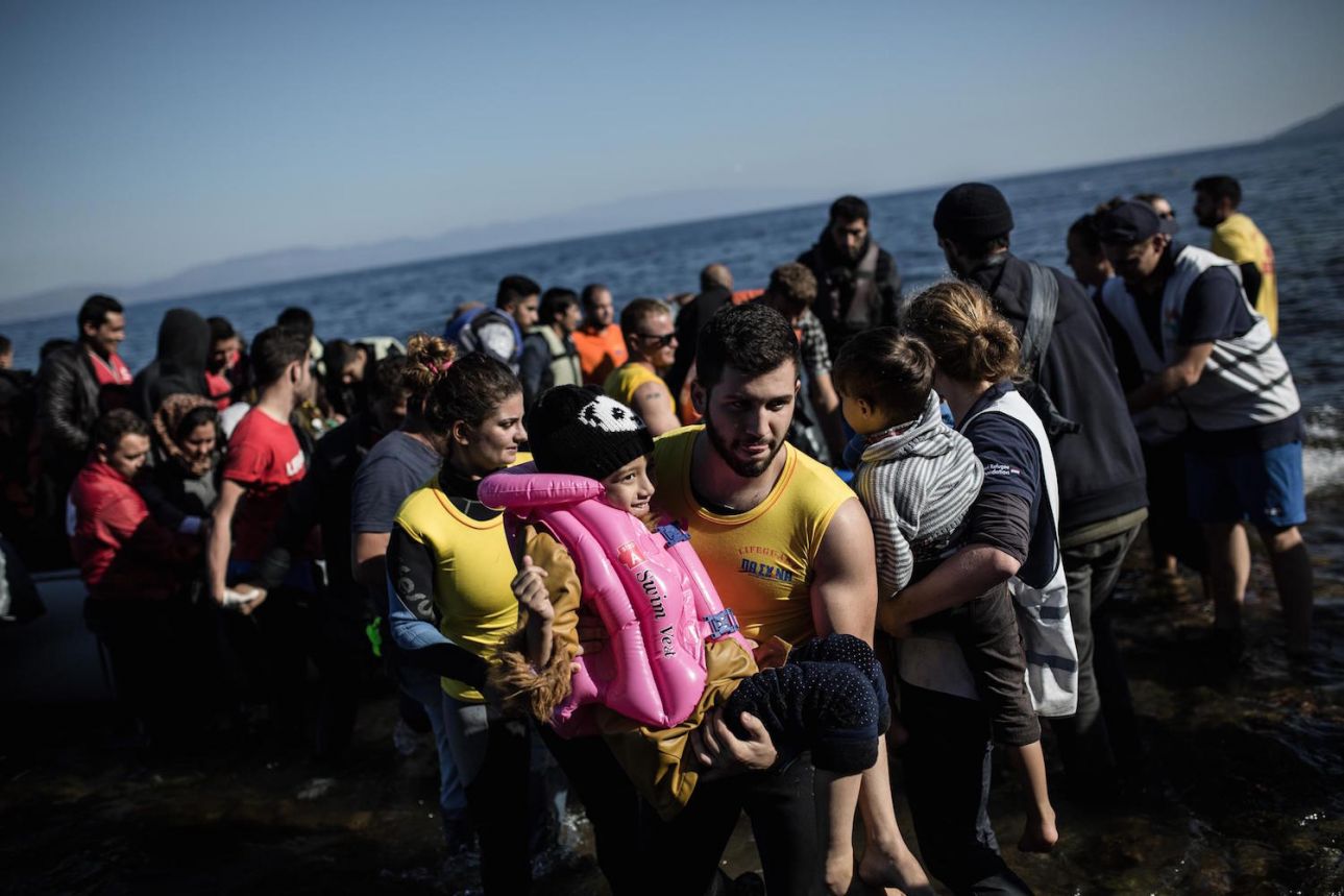 Δηλαδή, τους λέμε «Βραβεύστε μας»;