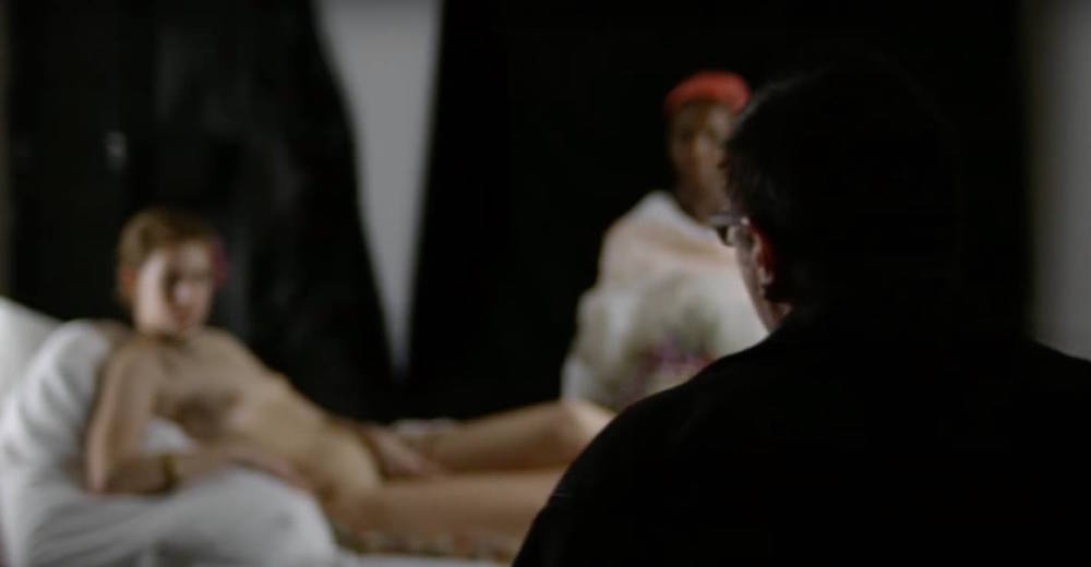 Απαγορεύεται το γυμνό δίπλα στο «γυμνό»