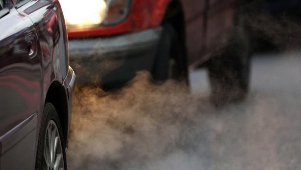 PUTNEY, ENGLAND - JANUARY 10:  Exhaust fumes from a car in Putney High Street on January 10, 2013 in Putney, England. Local media are reporting local environmental campaigners claims that levels of traffic pollutants, mostly nitrogen dioxide, have breached upper safe limits in the busy street in south west London.  (Photo by Peter Macdiarmid/Getty Images)