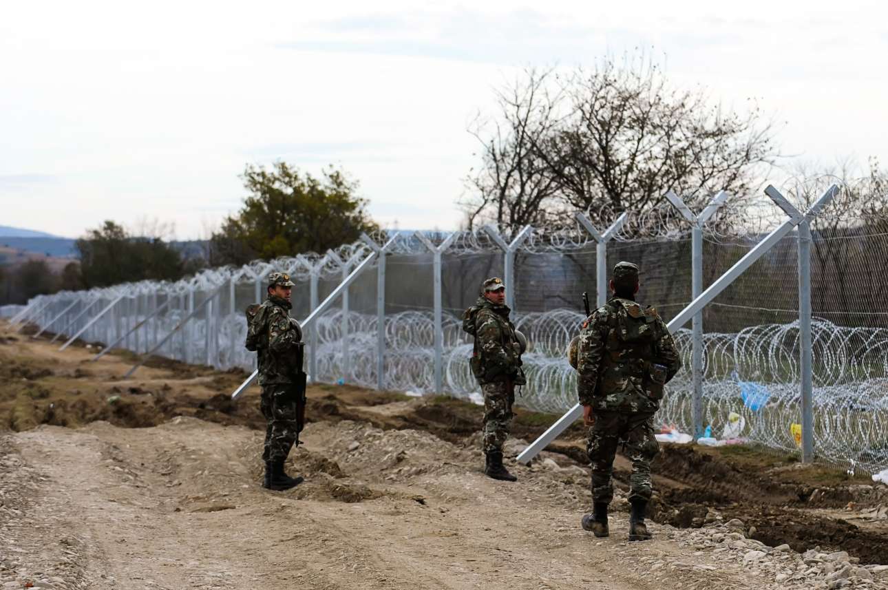 «Μαστίγιο και καρότο» στην Αθήνα από την Αυστρία