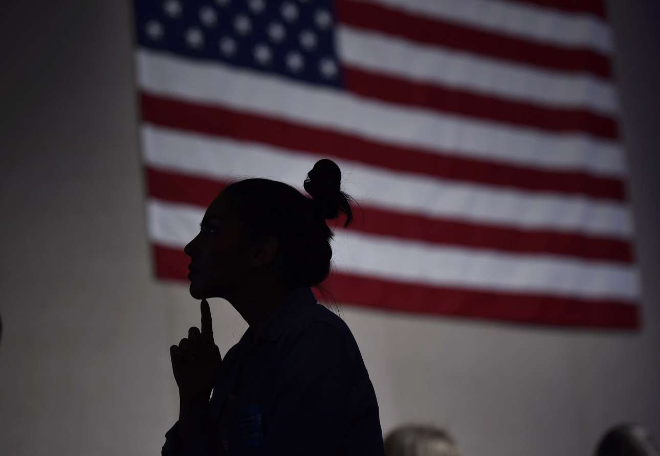 Τραμπ, Κλίντον και Σάντερς περιμένουν την «σούπερ Τρίτη»