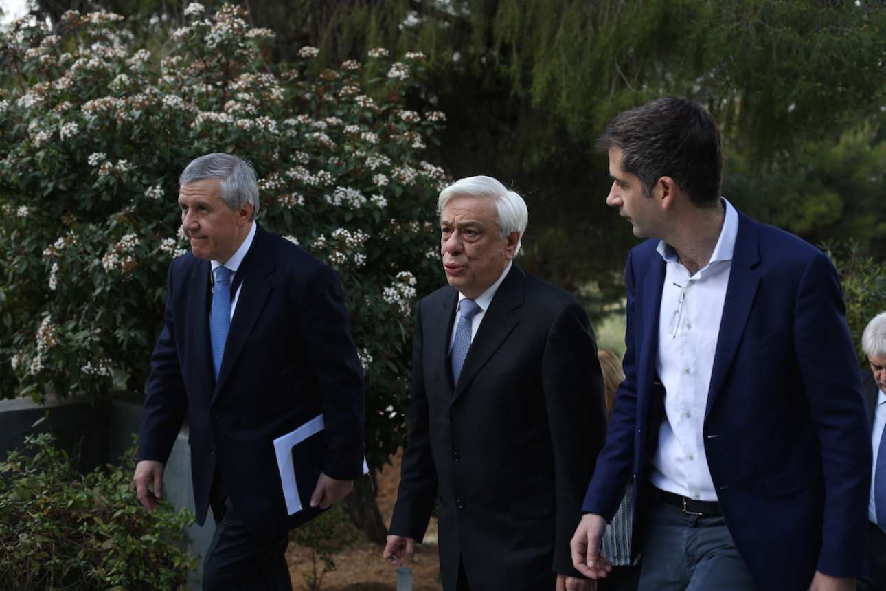 Αγωνία μπροστά στην πολύπλευρη κρίση