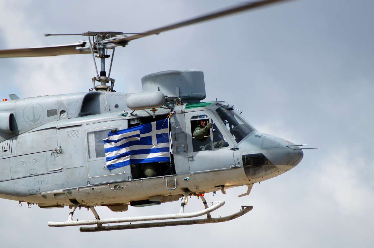 Θρίλερ με το ελικόπτερο Agusta Bell