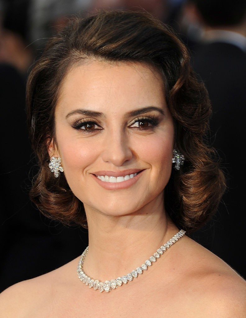 HOLLYWOOD, CA - FEBRUARY 26:  Actress Penelope Cruz arrives at the 84th Annual Academy Awards at the Hollywood and Highland Center on February 26, 2012 in Hollywood, California.  (Photo by Michael Buckner/Getty Images)