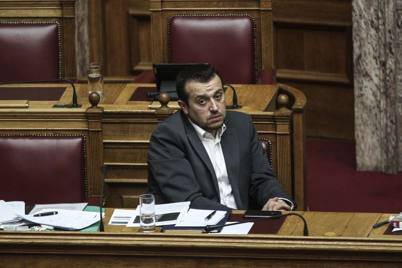 Ο Ναπολέων, ο Ντε Γκωλ, ο Καραμανλής και ο Νίκος Παππάς