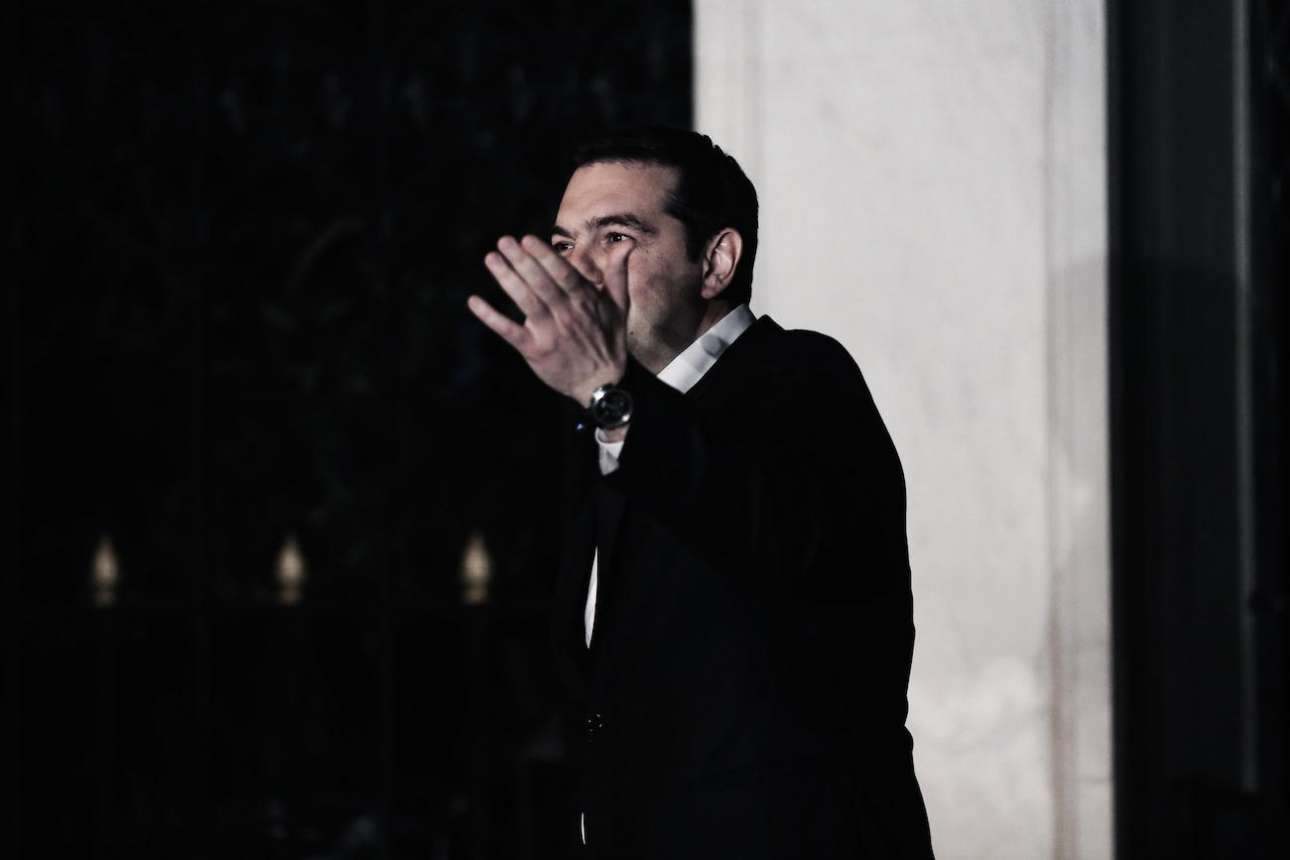 Τσίπρας μόνος ψάχνει… άλλοθι και συμμάχους