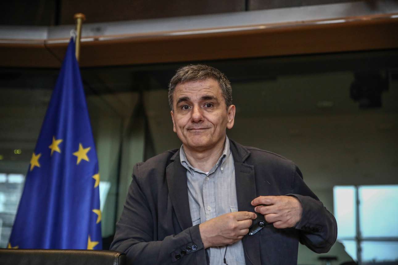 Τα γερμανικά ΜΜΕ… «βλέπουν» τον Τσακαλώτο να φεύγει