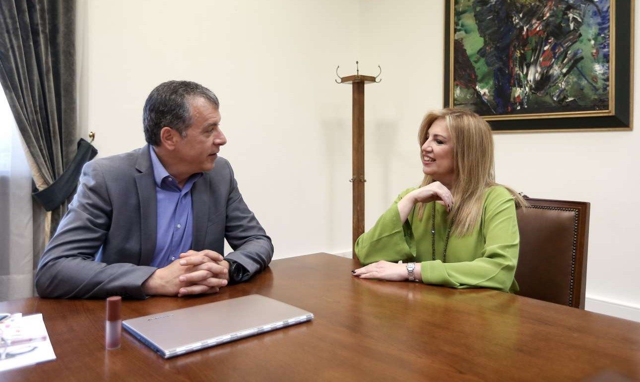 Η δύσκολη εξίσωση του Σταύρου και της Φώφης