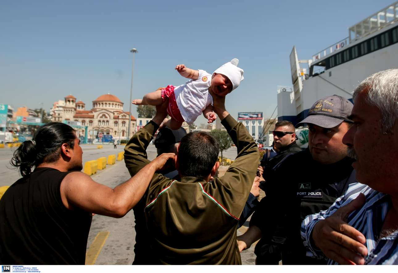 Ενα επεισοδιακό μεσημέρι στο «hotspot» του λιμανιού