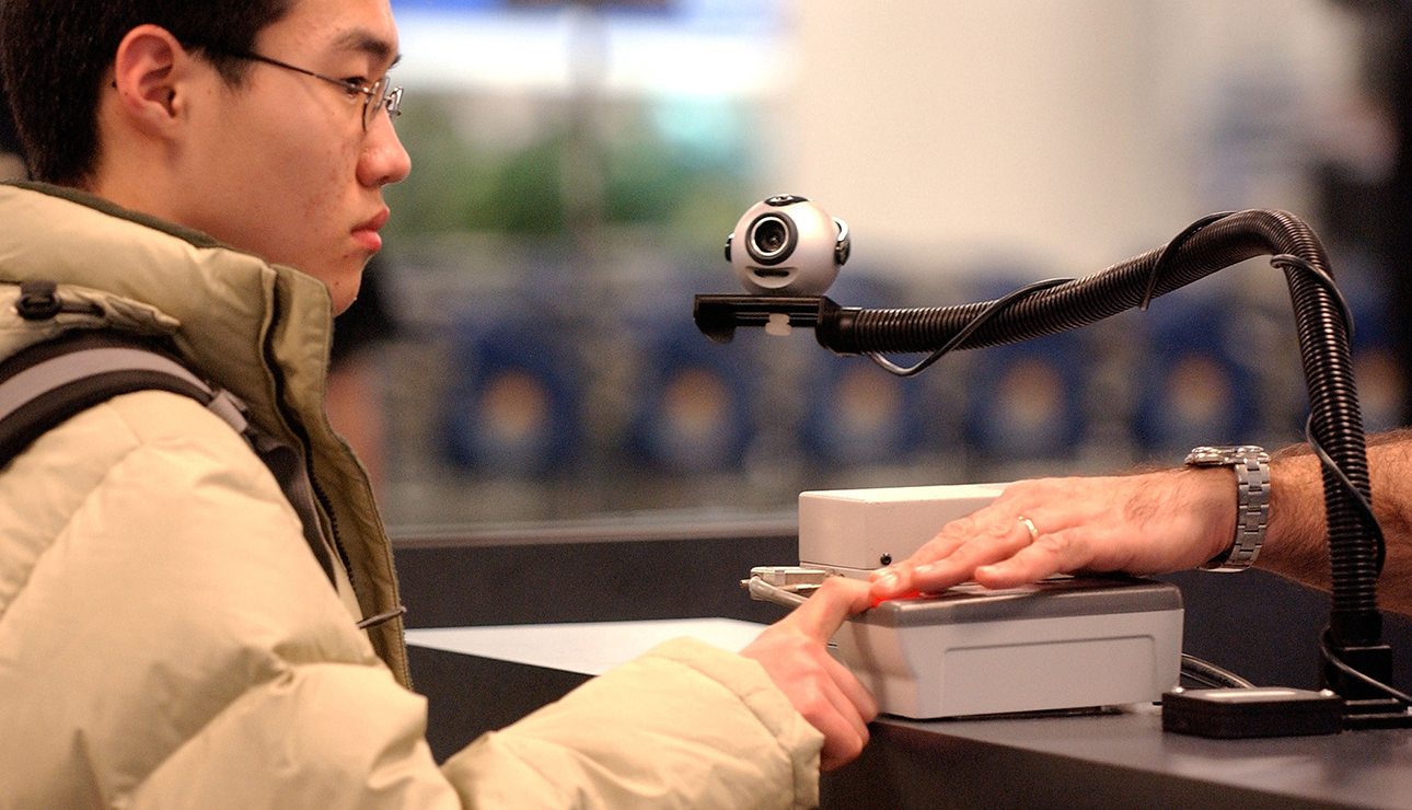 Τα δακτυλικά αποτυπώματα αντικαθιστούν το πορτοφόλι