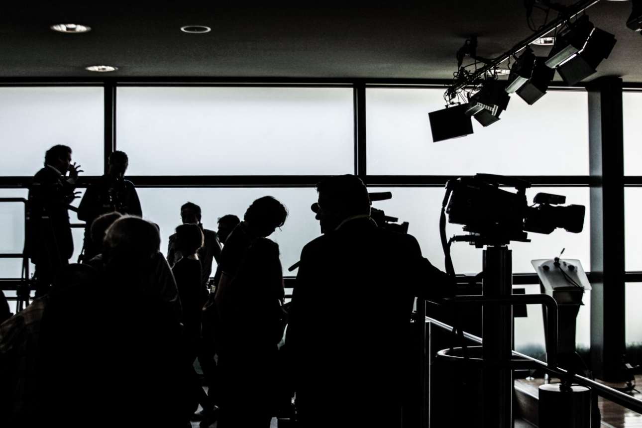 Λύση από μπλοκάκια και Internet