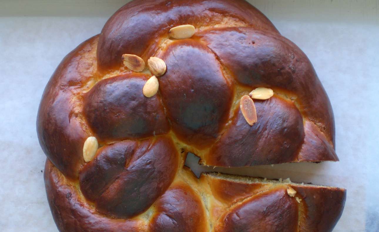 Λαμπριάτικες ετοιμασίες: τσουρέκια