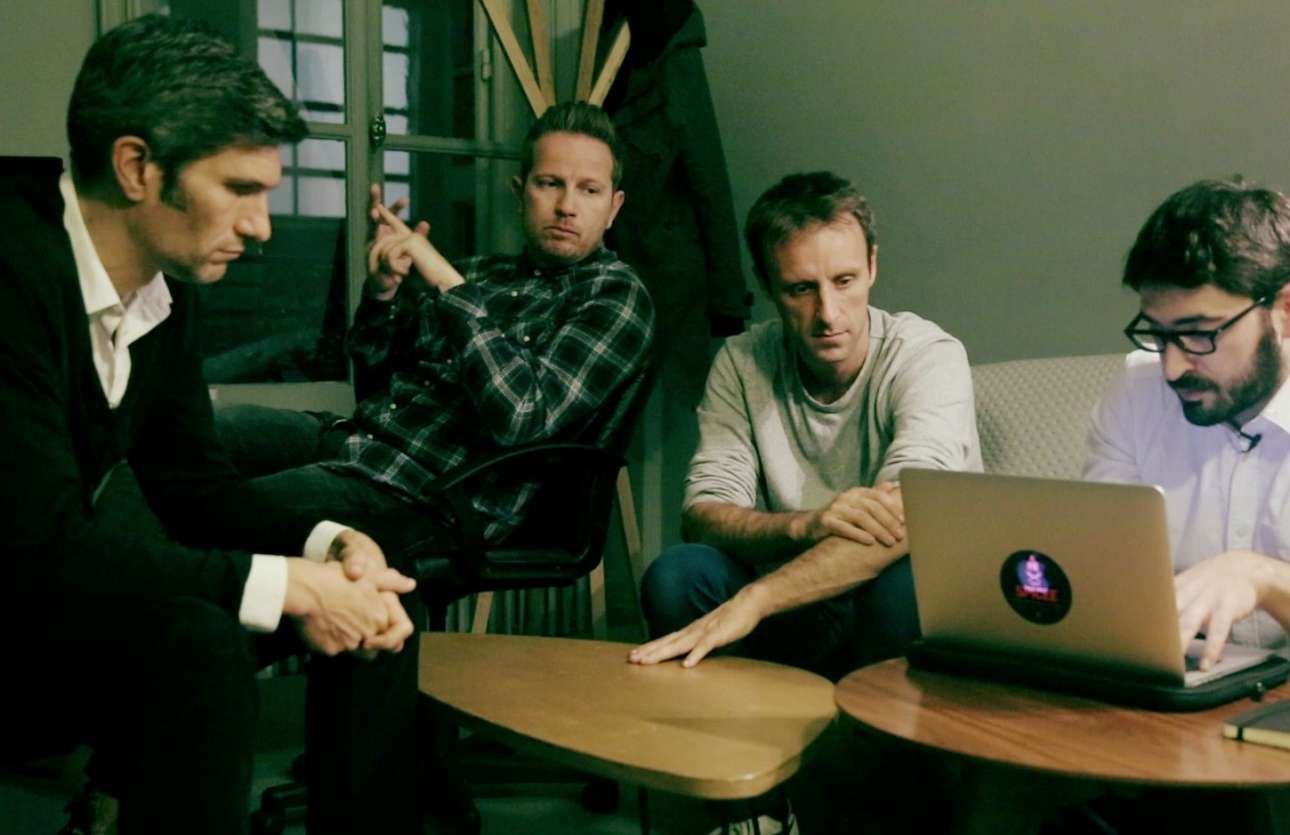 Πολεμώντας τις θεωρίες συνωμοσίας με πλαστές συνωμοσίες