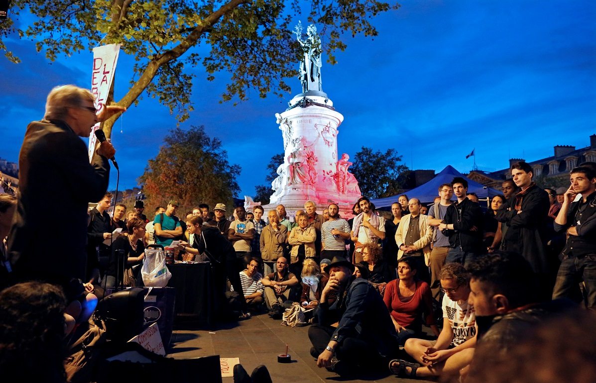 Τι κάνουν οι Γάλλοι στους δρόμους;