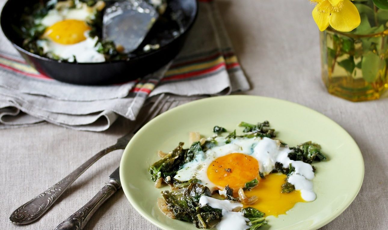 Χόρτα με αβγά για φτωχούς βασιλιάδες