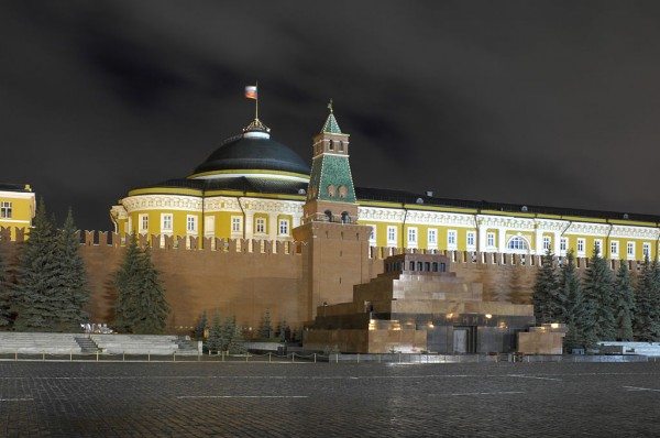 Russia-2007-Moscow-Kremlin_Senate_at_night
