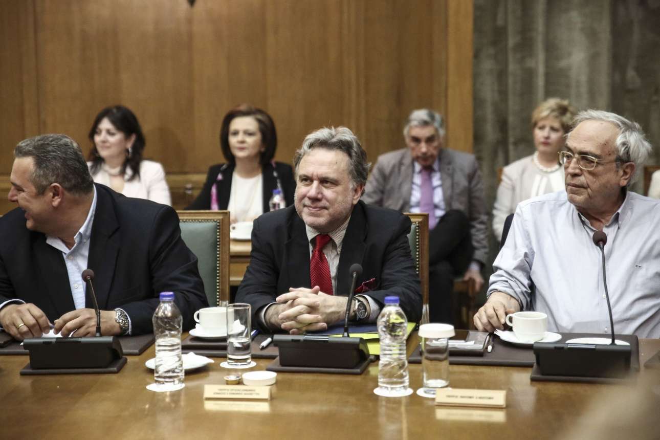 Δουλευόμαστε, έτσι;