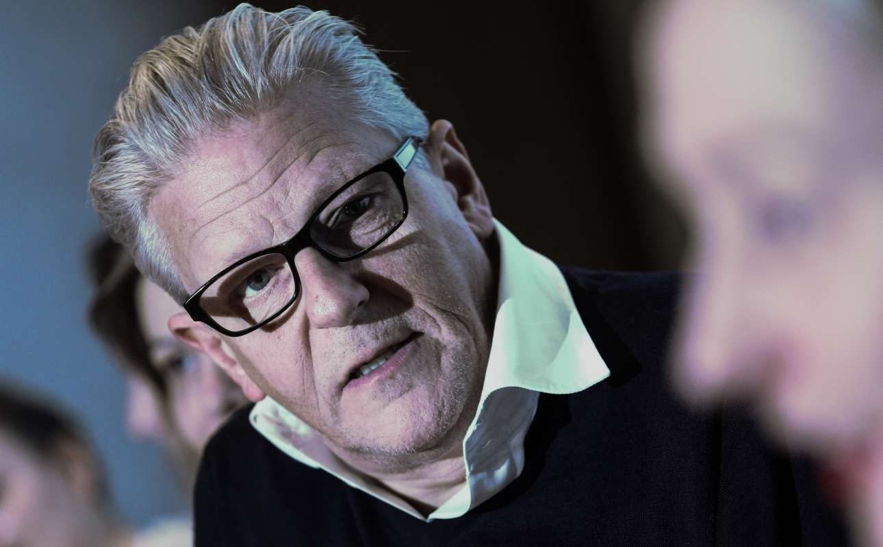 Φαμπρ: «Κάποιοι έλληνες καλλιτέχνες ήταν λιγάκι ηλίθιοι»