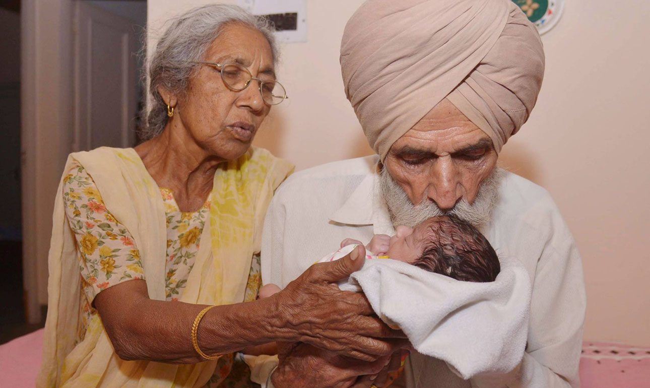 Μητέρα στα 72, πατέρας στα 79 – Ο Θεός θα φροντίσει για όλα…