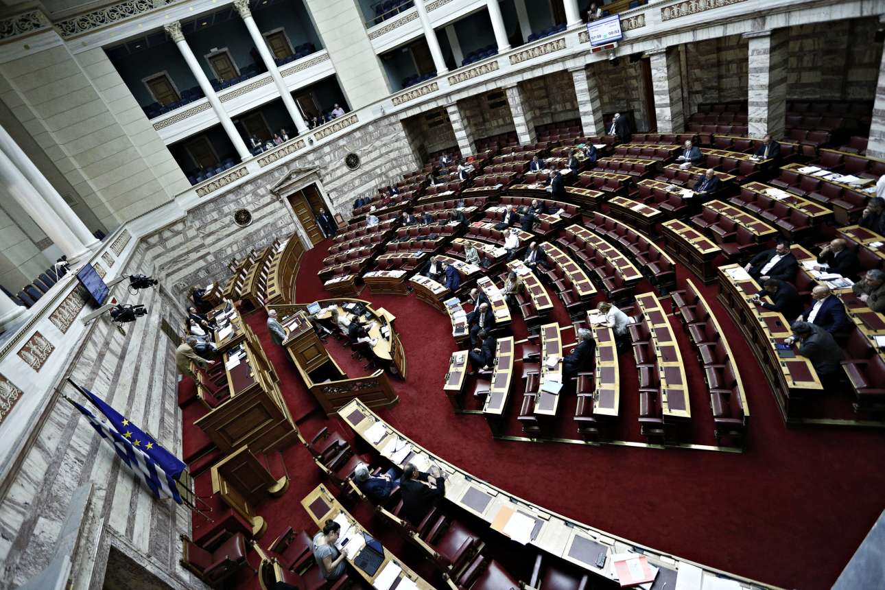 Με «τελετουργικό» η συζήτηση για το πολυνομοσχέδιο στη Βουλή