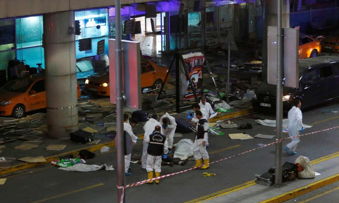 Λουτρό αίματος στο αεροδρόμιο της Κωνσταντινούπολης