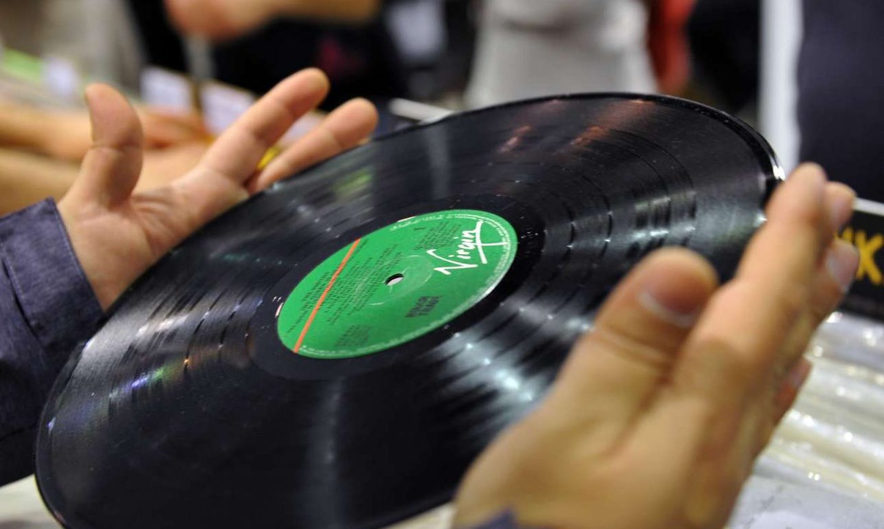 Το βινύλιο γυρίζει πάντα