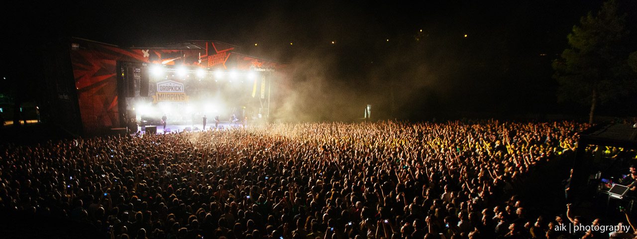 Τhe Last Shadow Puppets: Πώς η Αθήνα απόκτησε τη νέα αξέχαστη συναυλιακή εμπειρία της