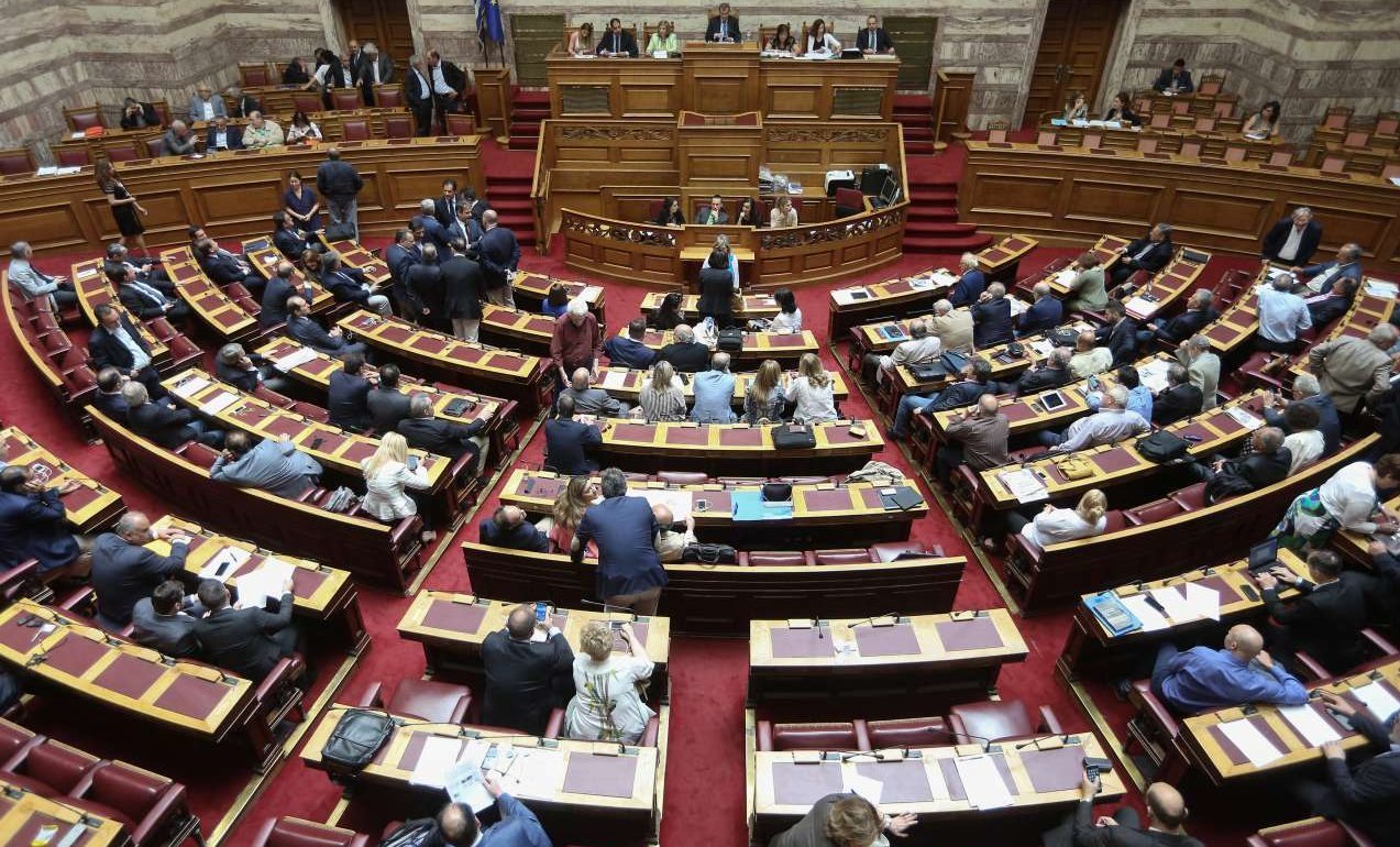 Τι κρύβει το «παρών» στην ψηφοφορία για τον αναπτυξιακό νόμο