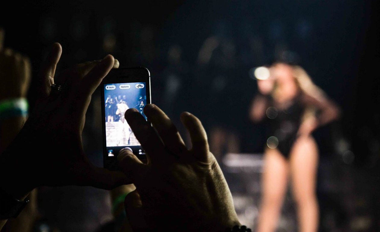 Kινητά στις συναυλίες, τέλος!