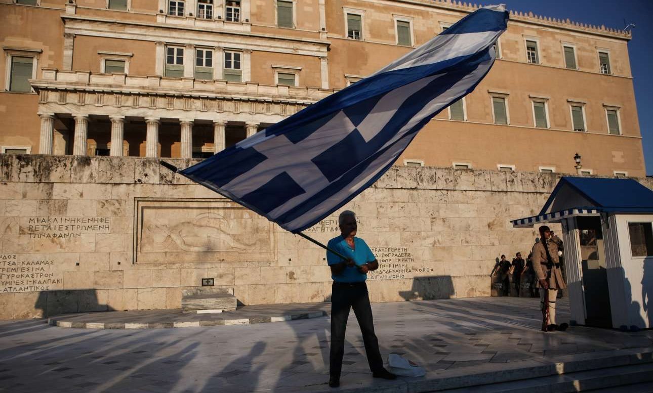 Εχει νόημα το «παραιτηθείτε»;