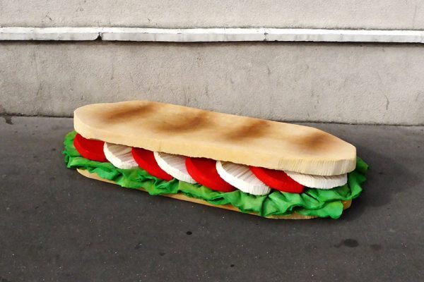 lor-k-french-artist-street-food-discarded-mattresses-designboom-06