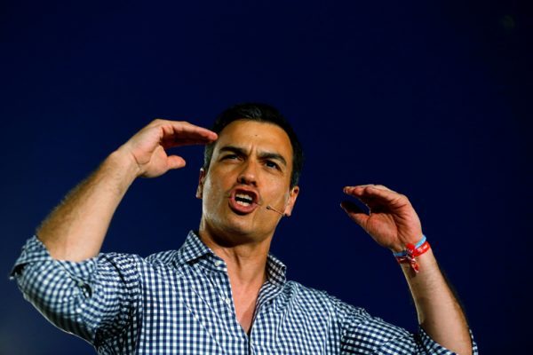 Spanish Socialist Workers' Party (PSOE) leader Pedro Sanchez delivers his speech during the final campaign rally ahead of Spain's June 26 general election in the Andalusian capital of Seville, southern Spain, June 24, 2016. REUTERS/Marcelo del Pozo