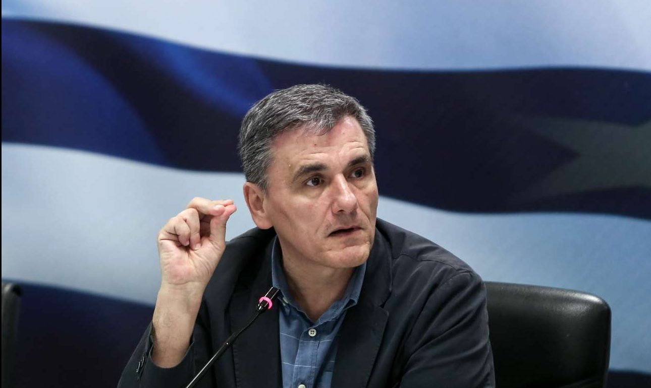 Το «πλαστικό» χρήμα… χτίζει το νέο αφορολόγητο