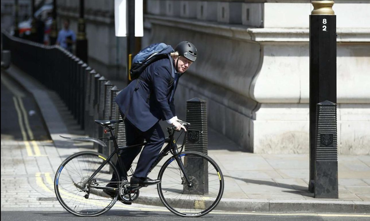 Μας κάνουν πλάκα οι Βρετανοί με τον Τζόνσον;