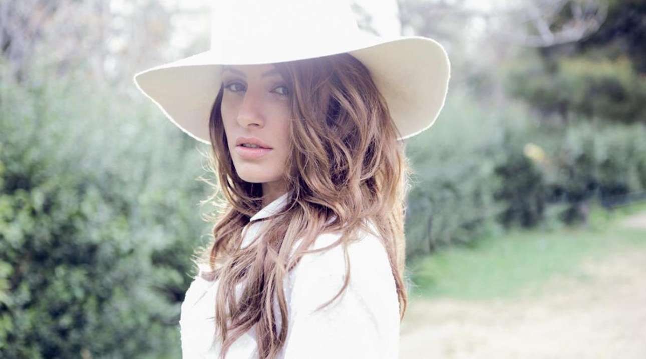 Είναι έγκυος η Ελενα Παπαρίζου;