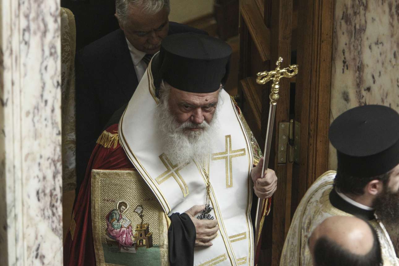 H Eκκλησία ακονίζει τα δόντια της