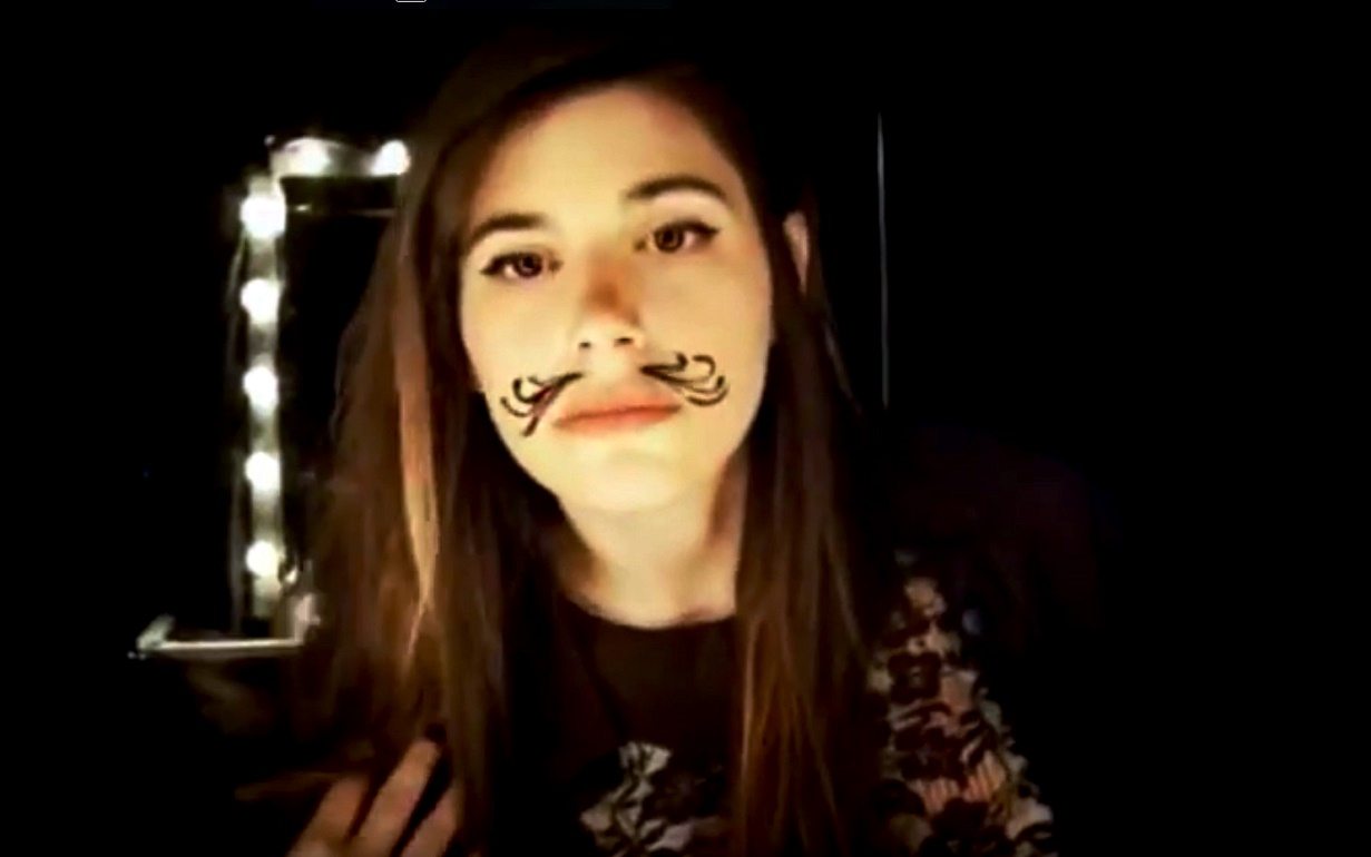 Η Νωαίνα «ξεβράκωσε» την πανελλήνια σοβαροφάνεια