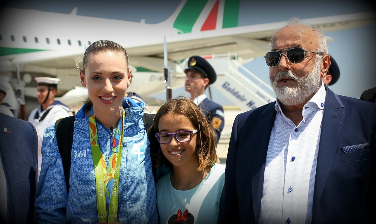 Αννα Κορακάκη vs Κουρουμπλής