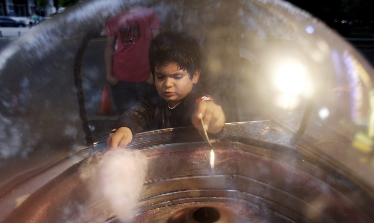 Και ροζ και μαλλί της γριάς