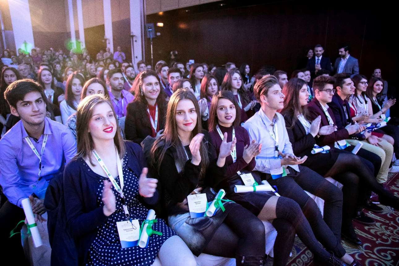 Υποτροφίες της COSMOTE για πρωτοετείς φοιτητές