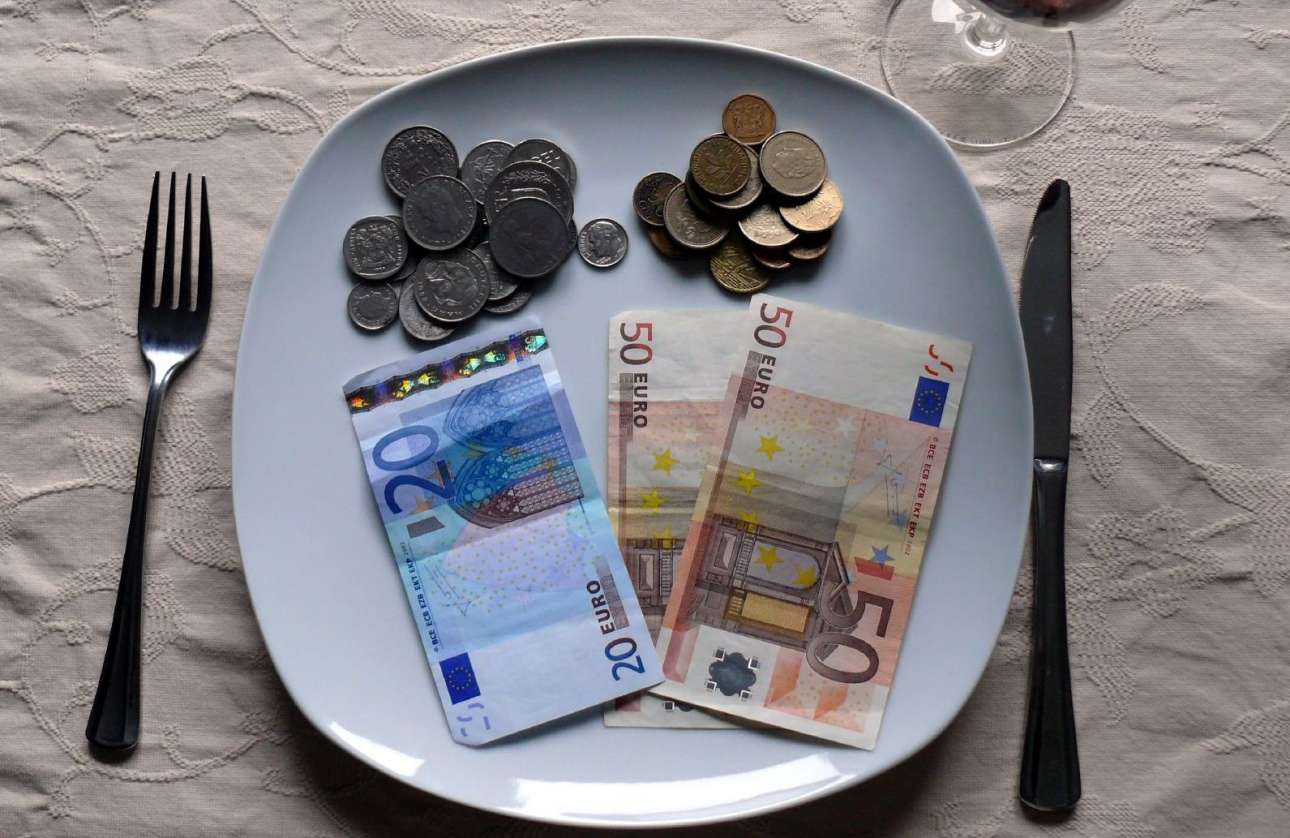 Πώς πρέπει να χρηματοδοτούνται τα κόμματα