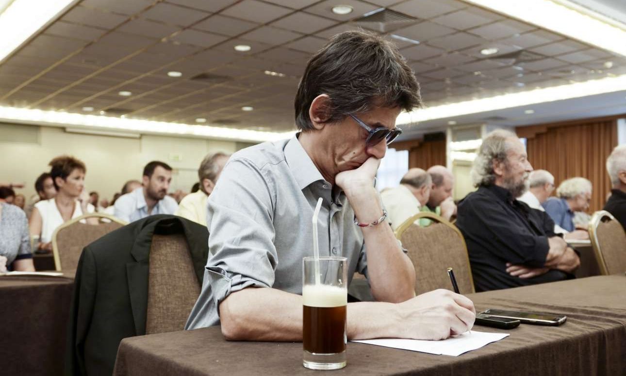 Δεν κατάλαβες ότι σου παίρνουν συνέντευξη, Νίκο Καρανίκα;