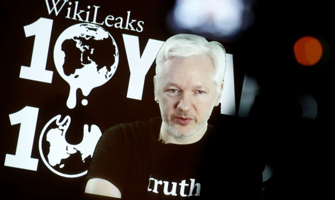 Τι παιχνίδια παίζει το Wikileaks;