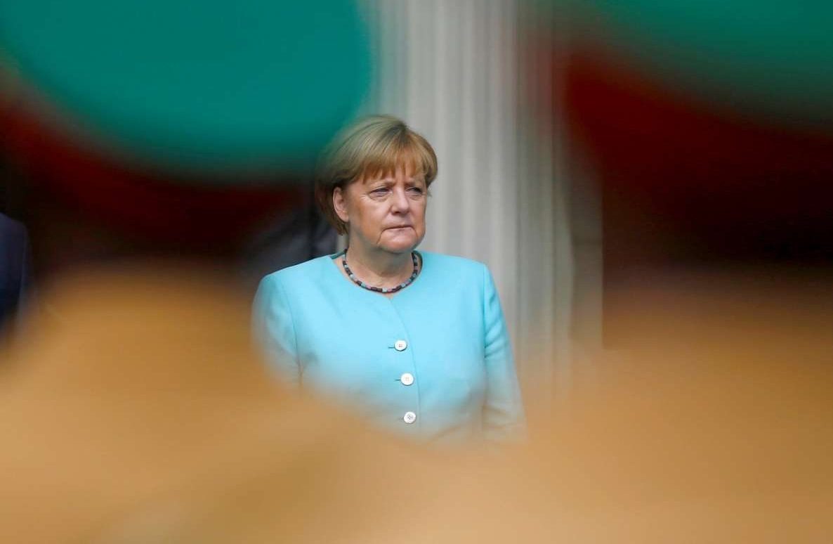 Οι «διάδοχοι» υποκλίνονται και πάλι στη Μέρκελ