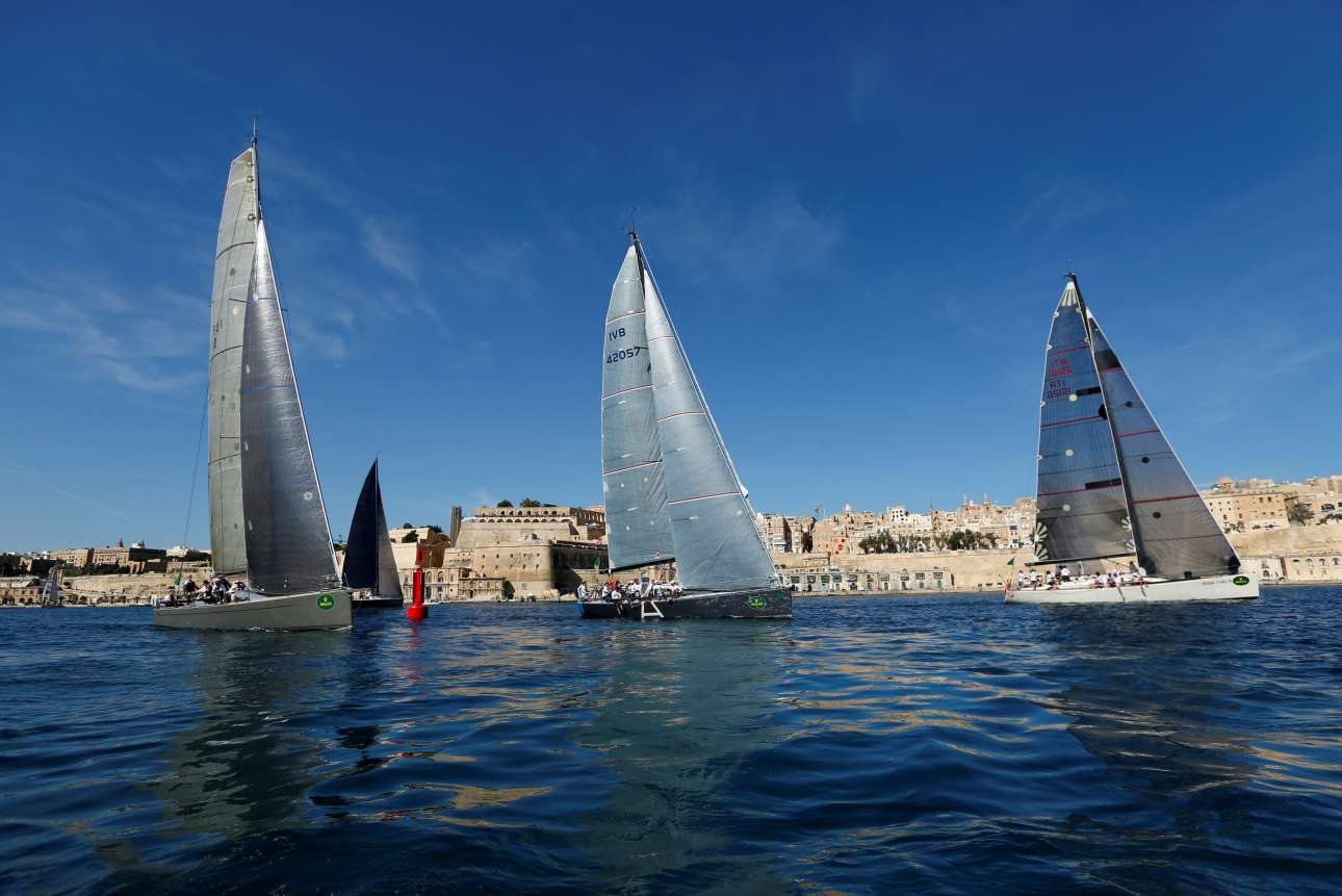 Η σικελική υπόθεση της ιστιoπλοΐας