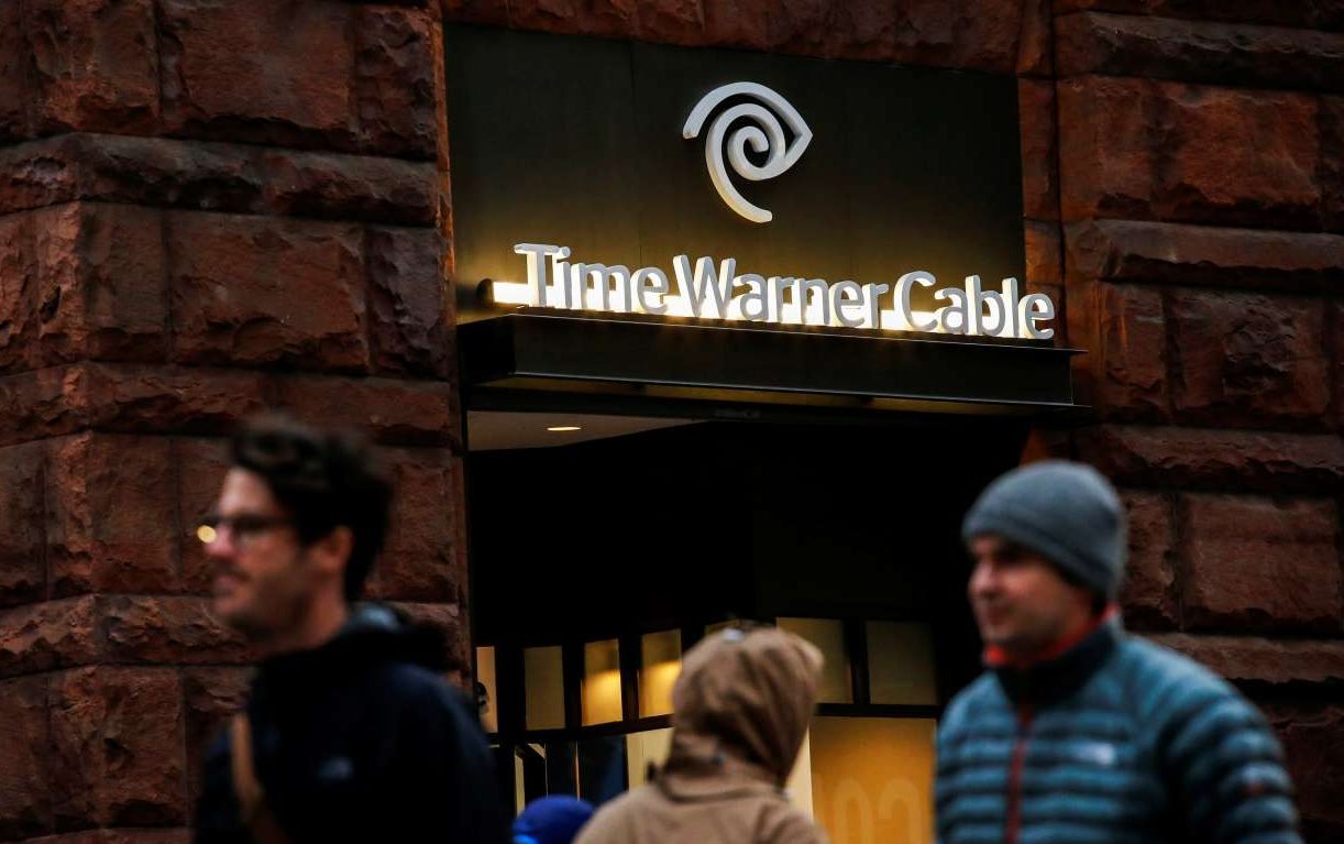 Tο ντιλ $85 δισ. μεταξύ Time Warner και AT&T αναστατώνει τις ΗΠΑ