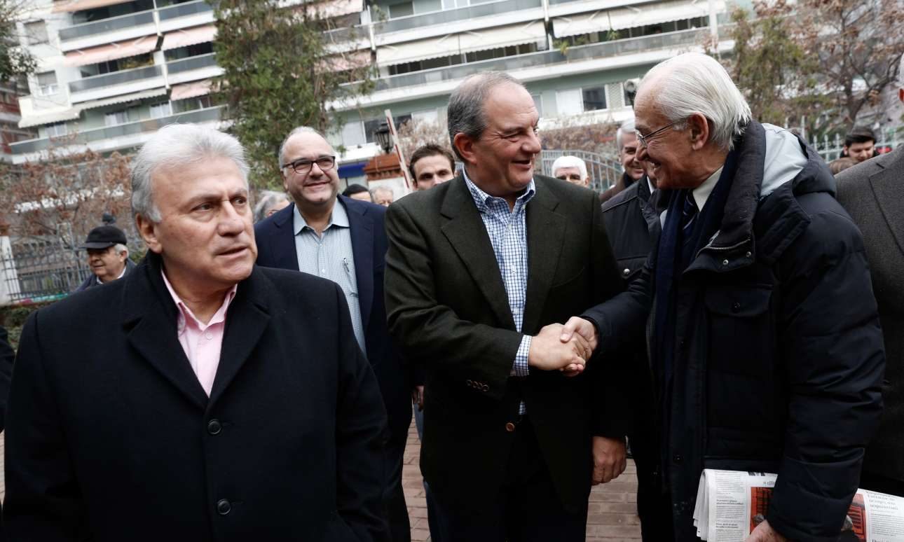 Ο Τσίπρας ψωνίζει από το δεξιό πανέρι…