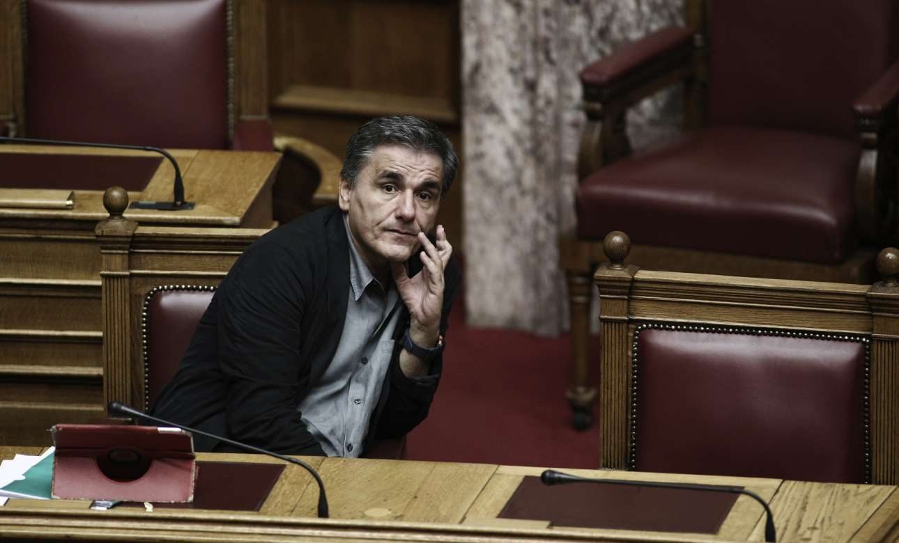 Επ’ αόριστον πάγωμα συντάξεων προς όφελος άλλων «κοινωνικών δαπανών»