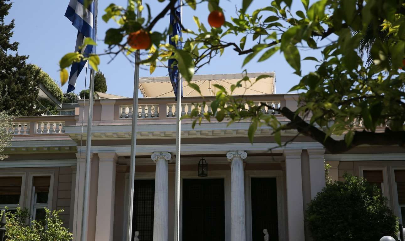 Non paper του Μαξίμου: «Ο Κυριάκος Μητσοτάκης σχεδιάζει τέταρτο μνημόνιο»